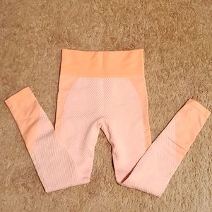 Astoria momentum full length legging peaches and cream size small